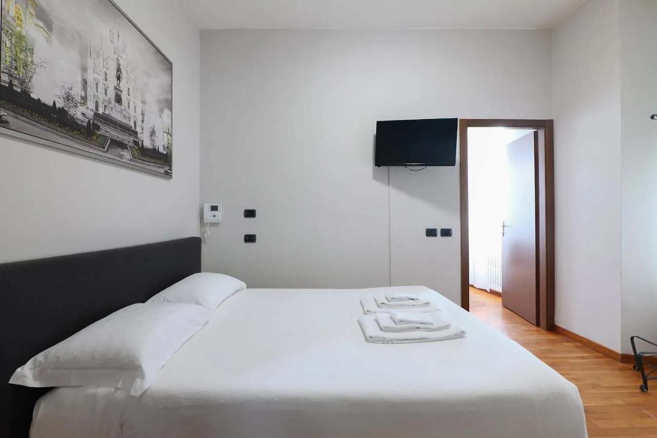 Prestige Boutique Homes - Duomo 2 Mediolan 0*,  Włochy